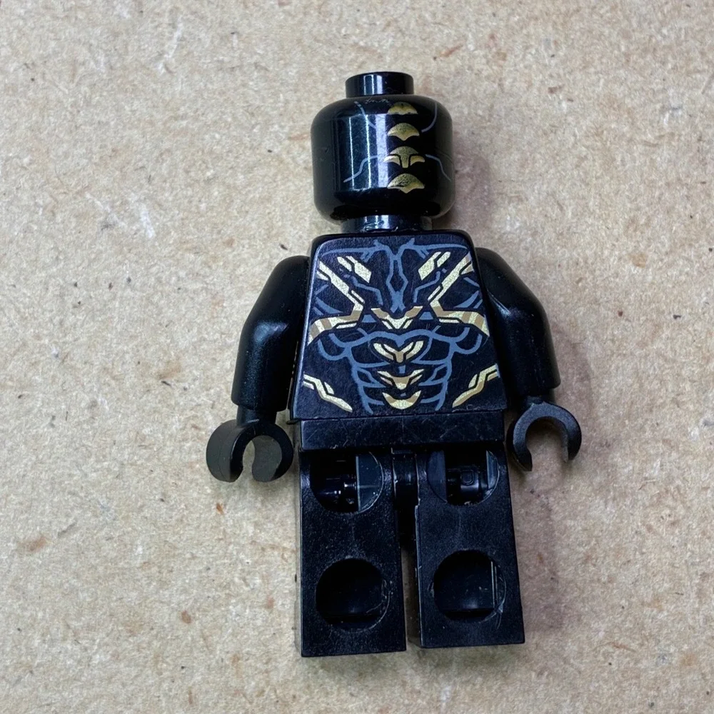Lego Minifigure Avengers Endgames Outrider- Super Heroes